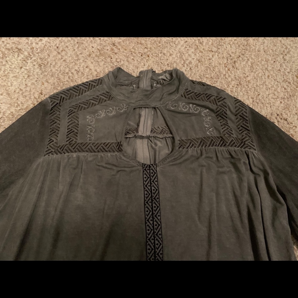 POL Charcoal Gray Key Hole Top Embroidered Detail